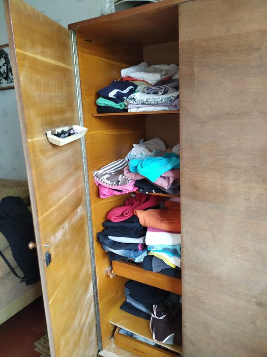 Лакована шафа, меблі в спальню, трьох дверна шафа