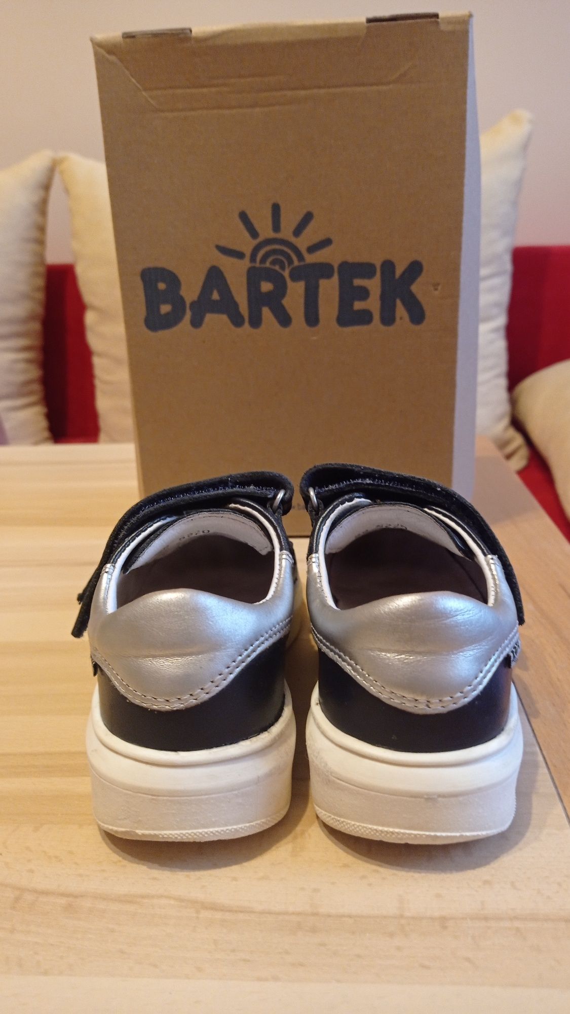 Buty dziewczęce Bartek, rozmiar 28