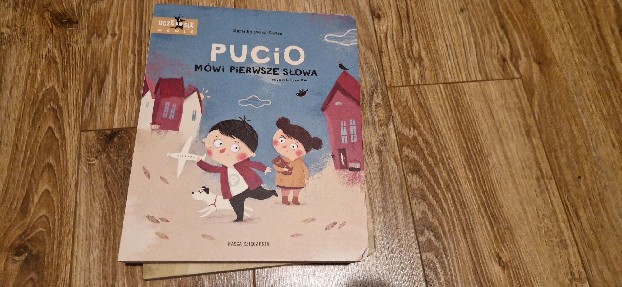 Książka Pucio mówi pierwsze słowa
