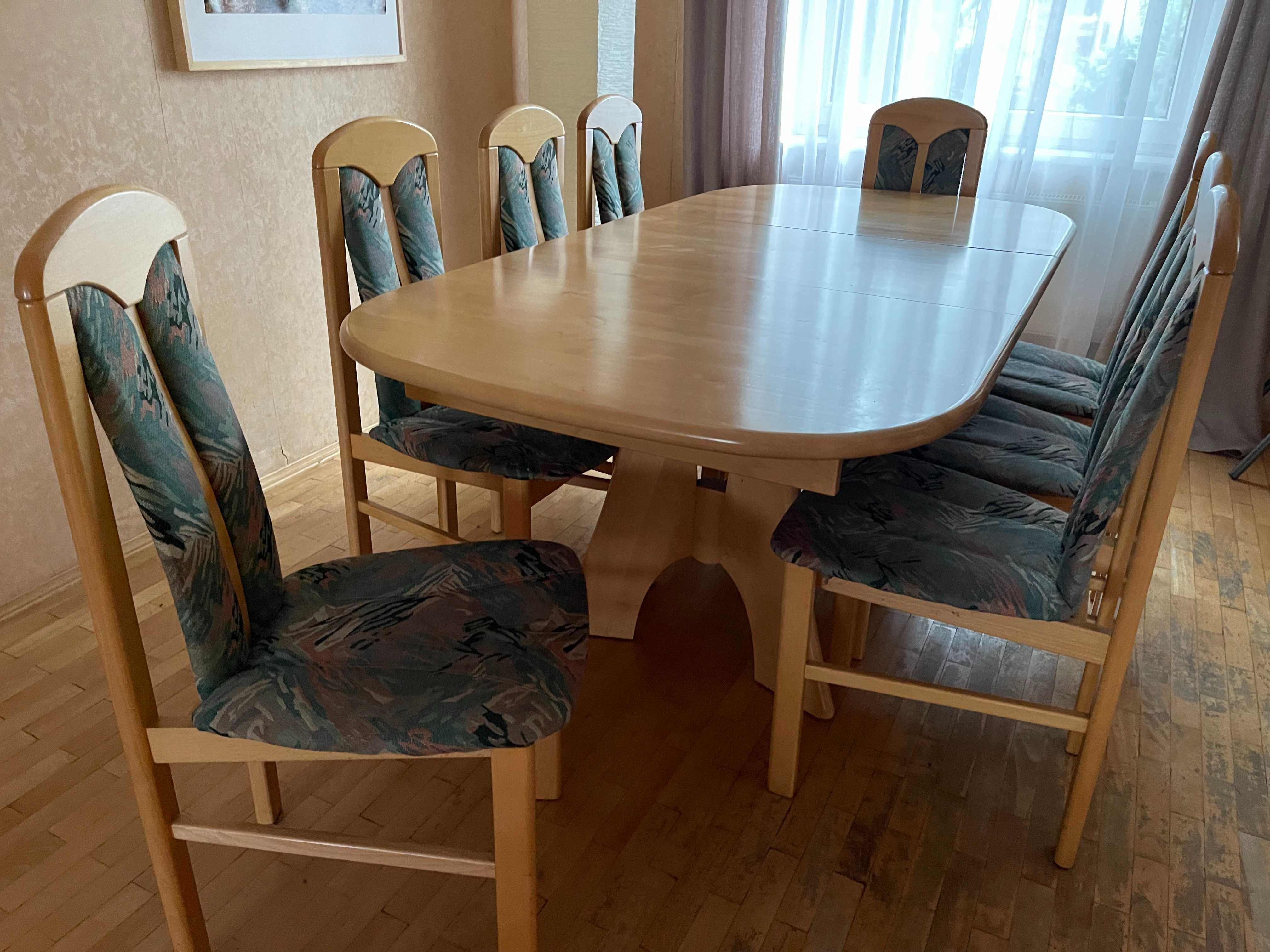Komplet stół drewniany oraz 10 krzeseł