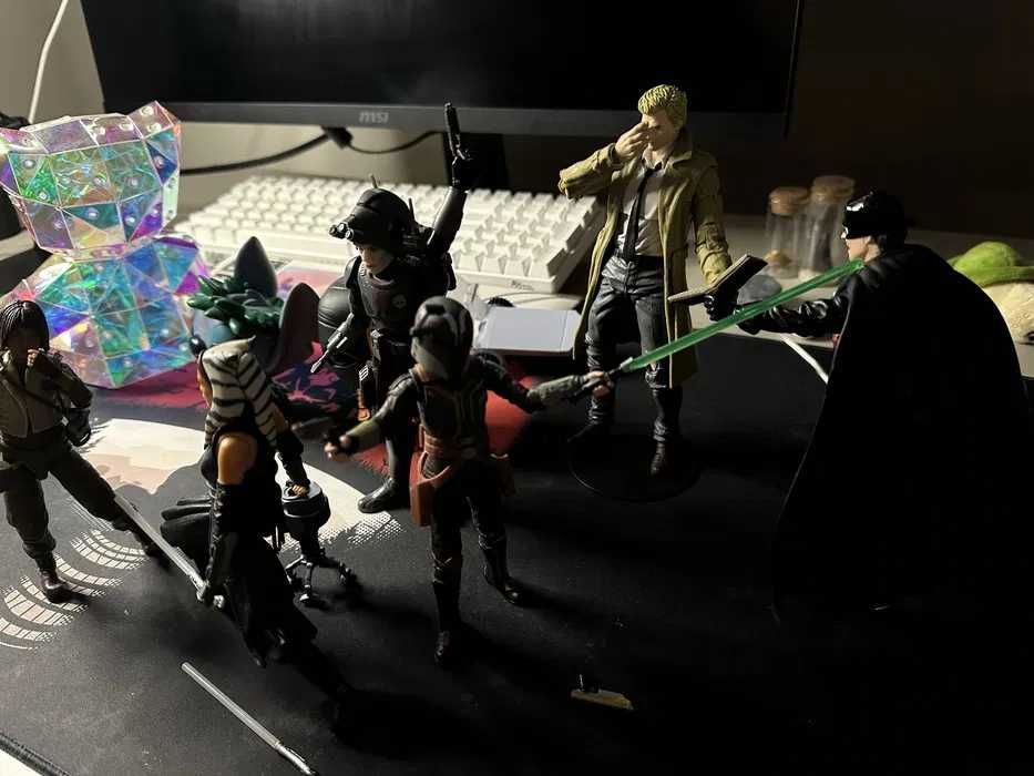 12 figuras: LEGO, Hasbro Star Wars Black Series,DC,Funko Pop+presentes