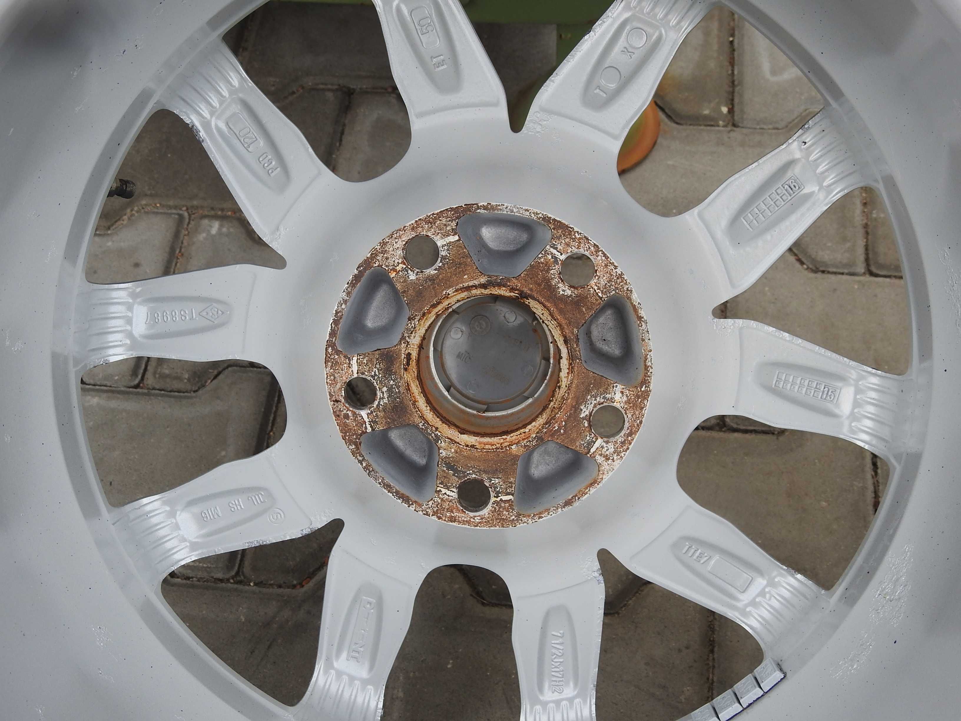 4x Alufelgi 17'' 5x120 7,5J ET 50 Dezent piasta 65,1 VW T5 T6