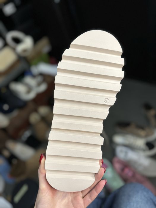 Хіт зимнього сезону!  38 на 24,5 см не промокають, молочні