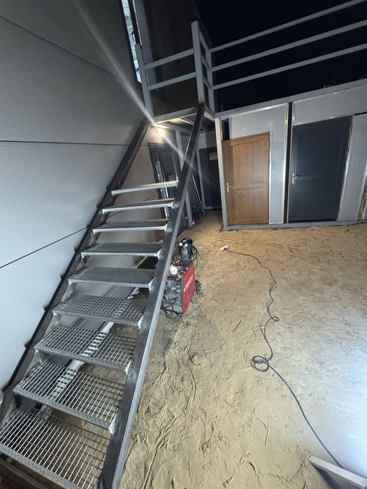 Kontener Kontenery BAR gastronomiczne taras schody 4 Wc zaplecze