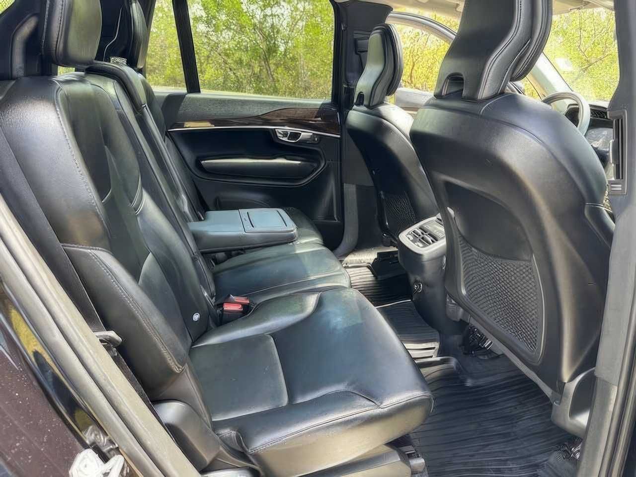 2019 Volvo XC90 T5 Momentum