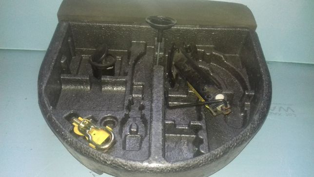 caixa suporte de kit pneu suplente ford 2009 a 2016/17