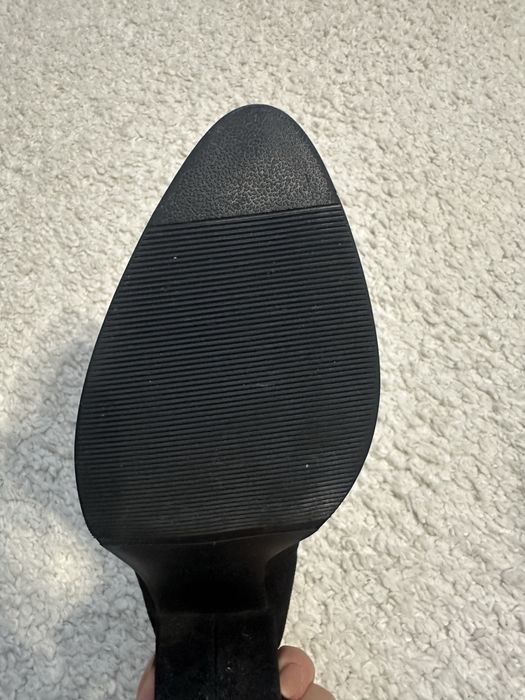 Черевики на каблуку