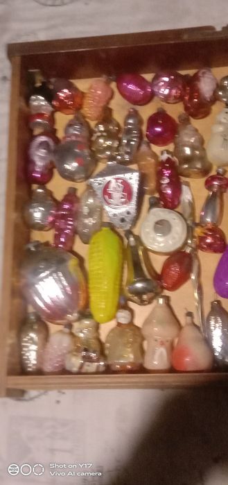 Новорічні іграшки.кого цікавлять зверніть