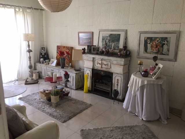 Imovel T3 Setubal, no Bairro Liceu c boas áreas para renovar