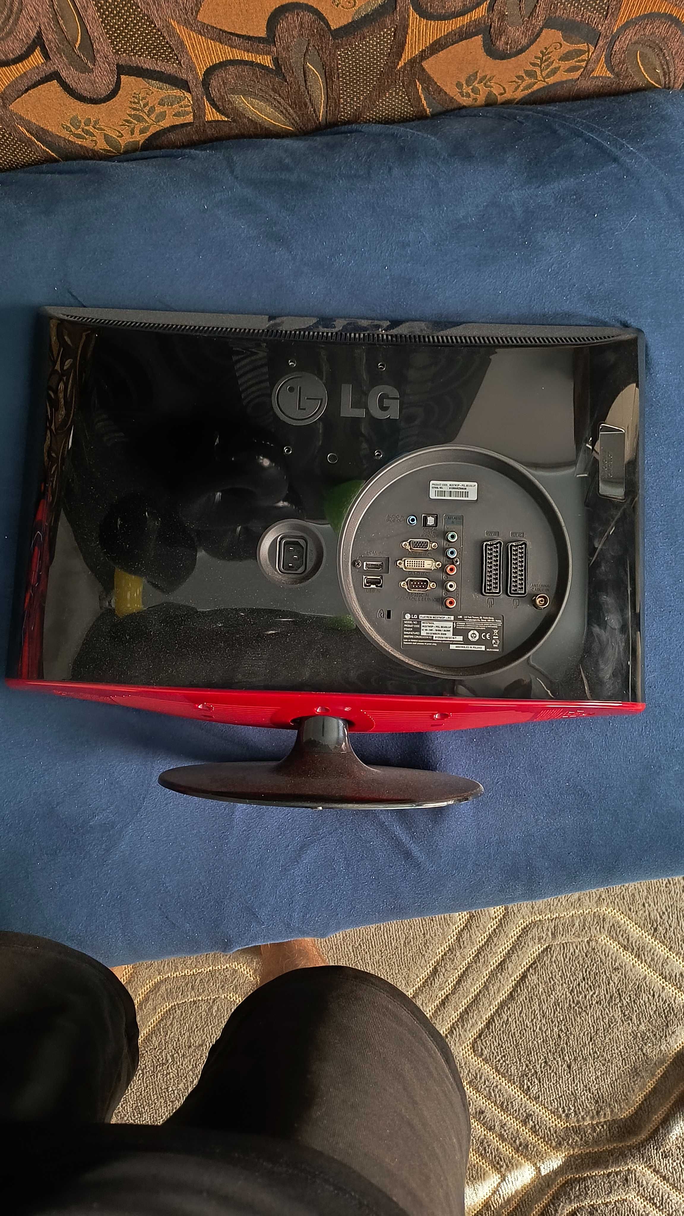 Monitor LG plus pad bezprzewodowy ps4