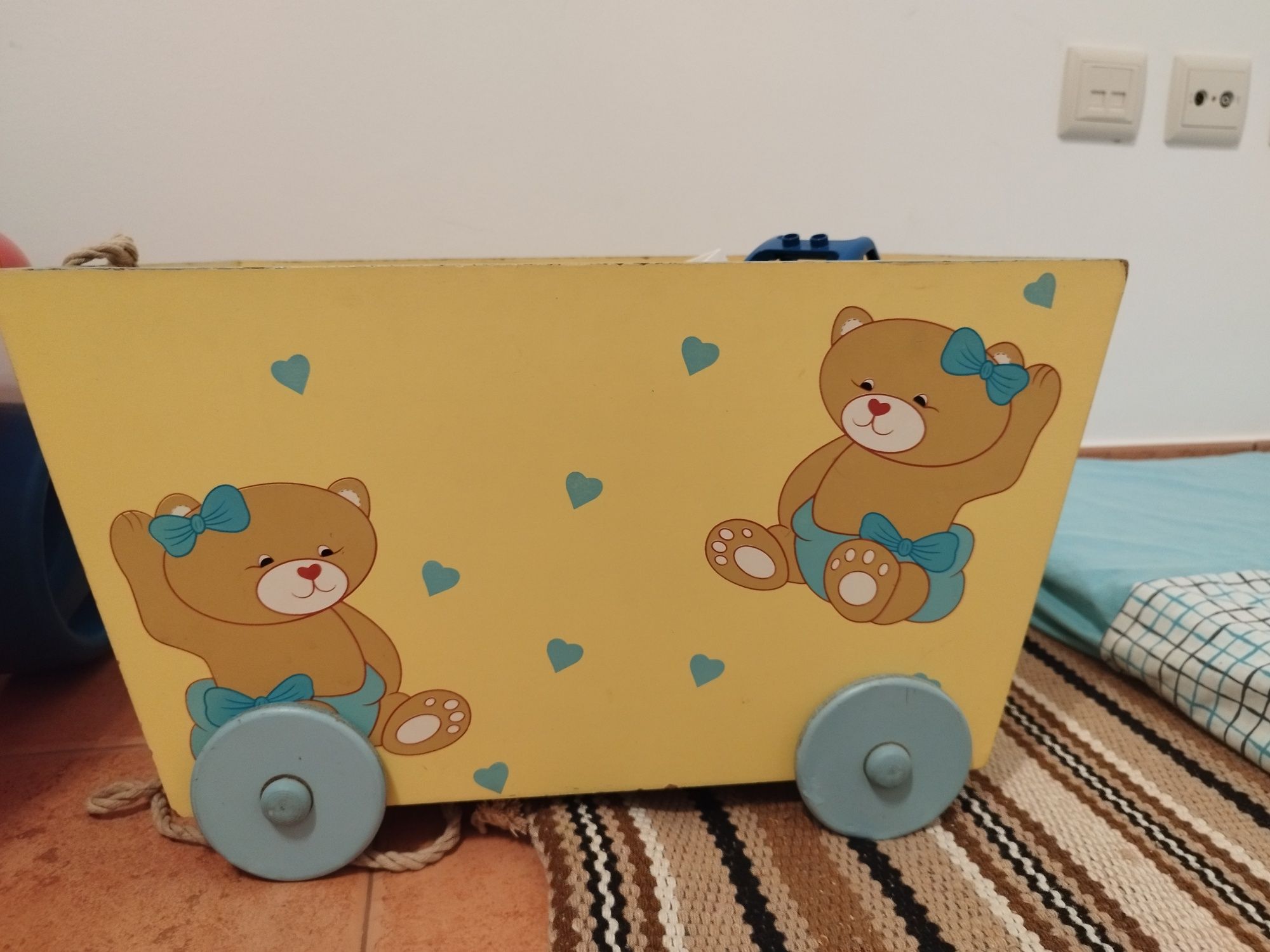 Caixa carrinho madeira / arrumação brinquedos