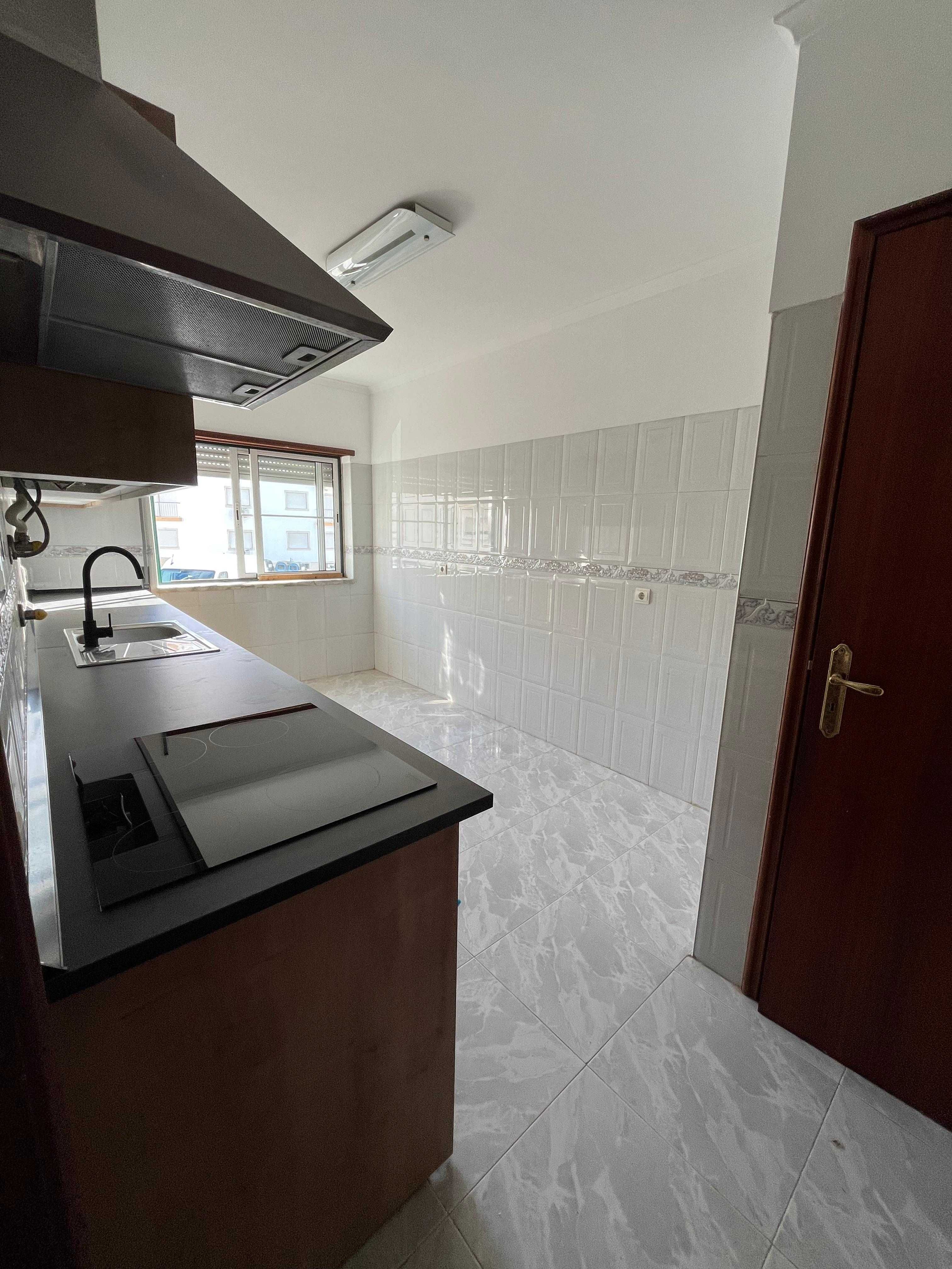 T2 com 3 lugares garagem - Aldeia de Paio Pires