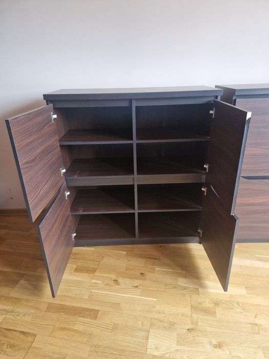Komplet mebli – komody, regał, szafka wisząca – tanio