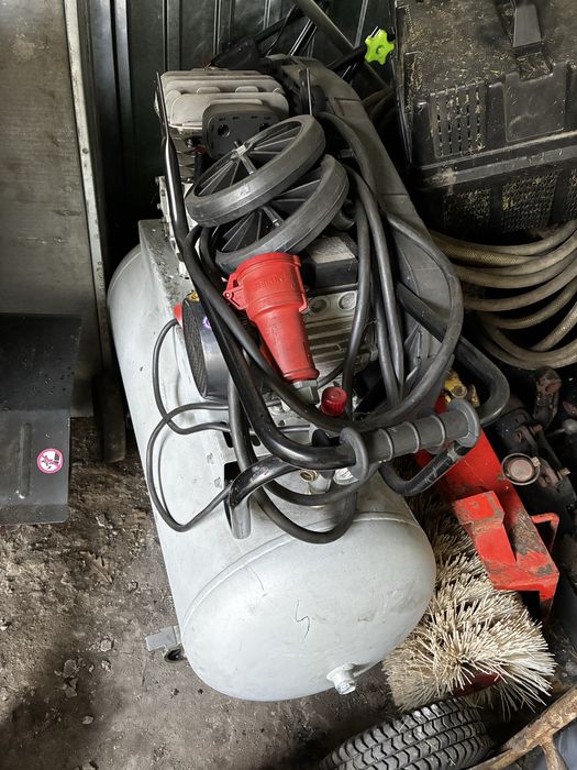 Kompresor sprężarka powitrza Metabo 370-100D 90 litrow