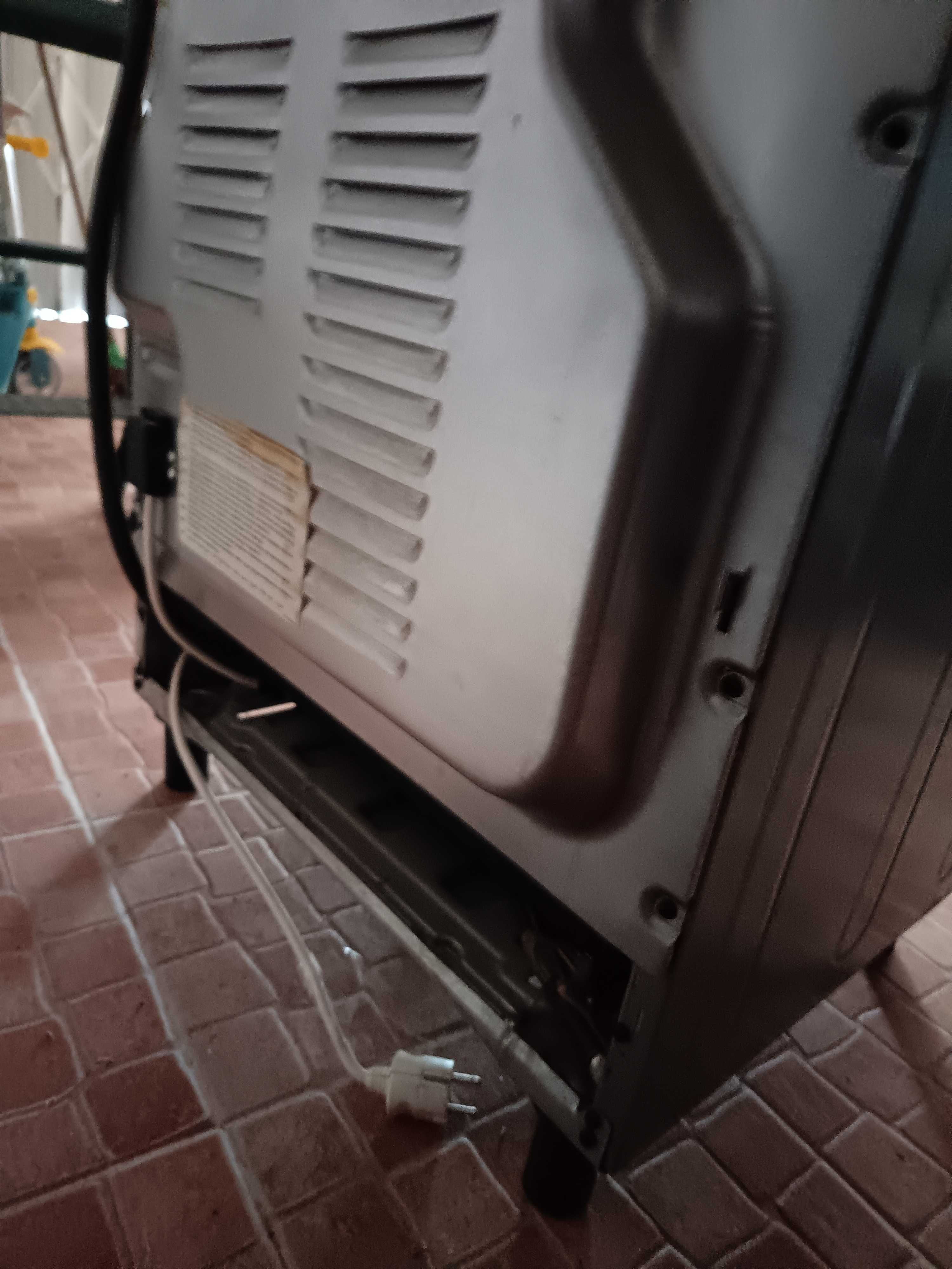 Fogão a gás Indesit em excelente estado