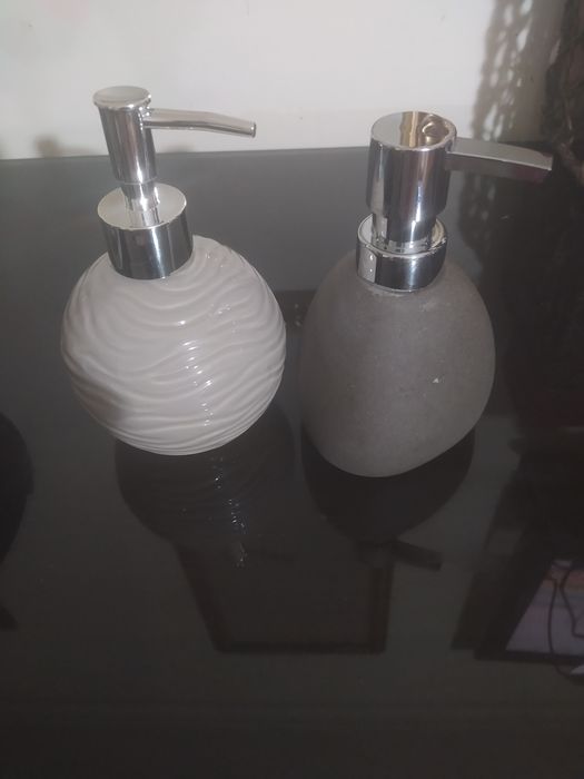 Distribuidor de gel de mãos