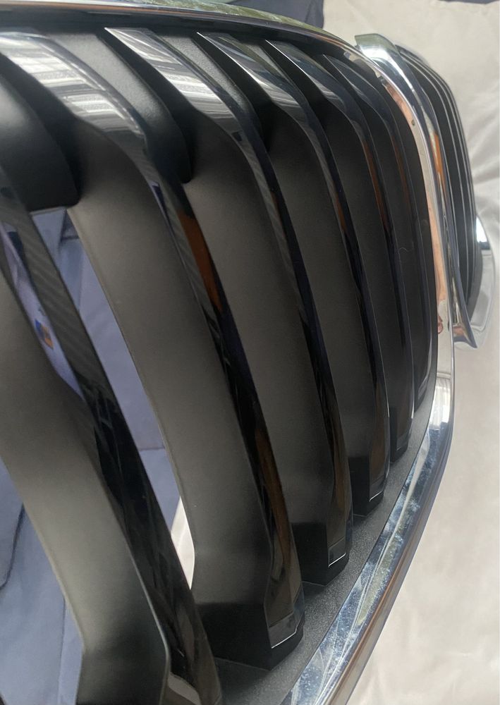 Решетка радиатора BMW X1 F48