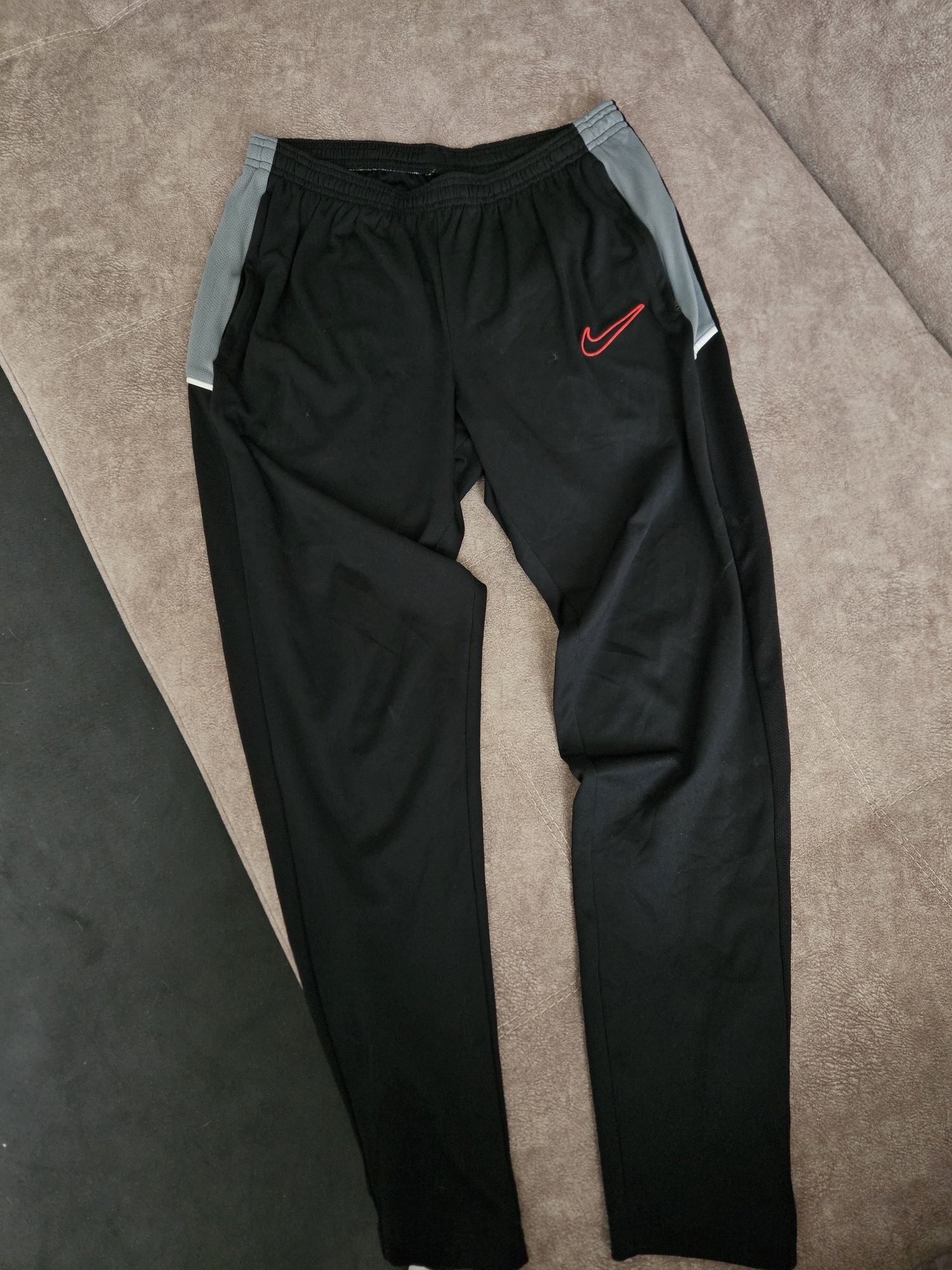 Спортивний,тренувальний костюм NIKE SPODNIE M NK DF ACD25 PANT