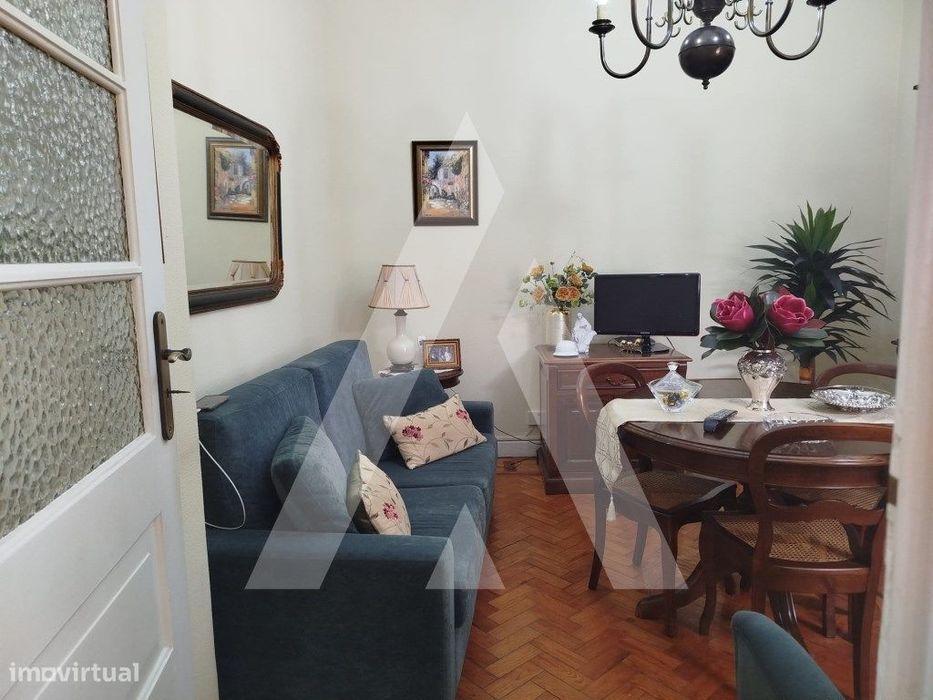 Andar de Moradia T3 em pleno Bairro da Beira Mar