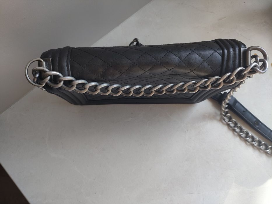 Torebka Chanel na łańcuszku