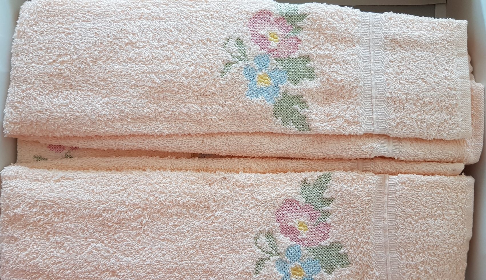 Jogo de toalhas de banho bordado