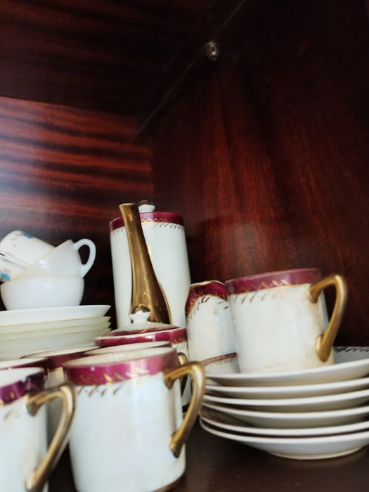 Porcelanas e cristais antigos