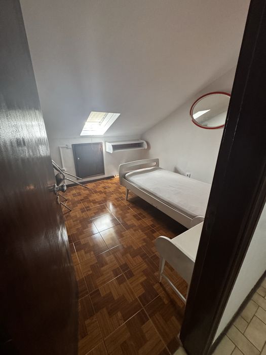 Quartos a meninas estudantes