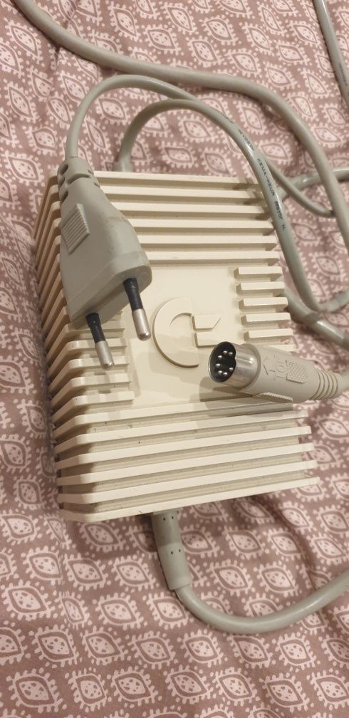 Zasilacz konsola commodore C-64