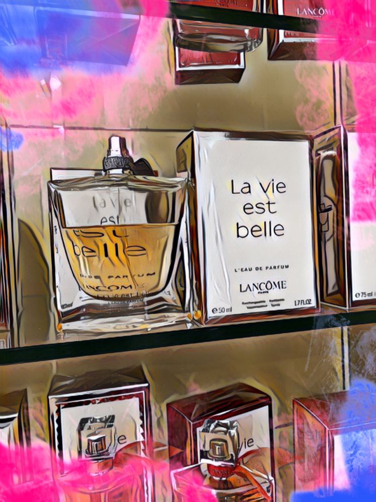 Lancome La Vie Est Belle W16. Zaperfumowanie 40%. Pojemność 50ml.