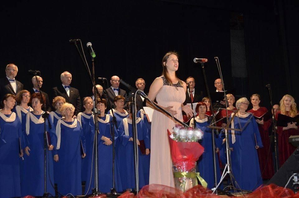 Oprawa Muzyczna wokalistka na ślub śpiew chrzest jubileusze rocznice