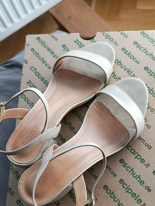 Sandałki na obcasie Kazar 39 nude/beż/kremowy skóra