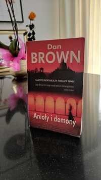 Książka Anioły i demony Dan Brown