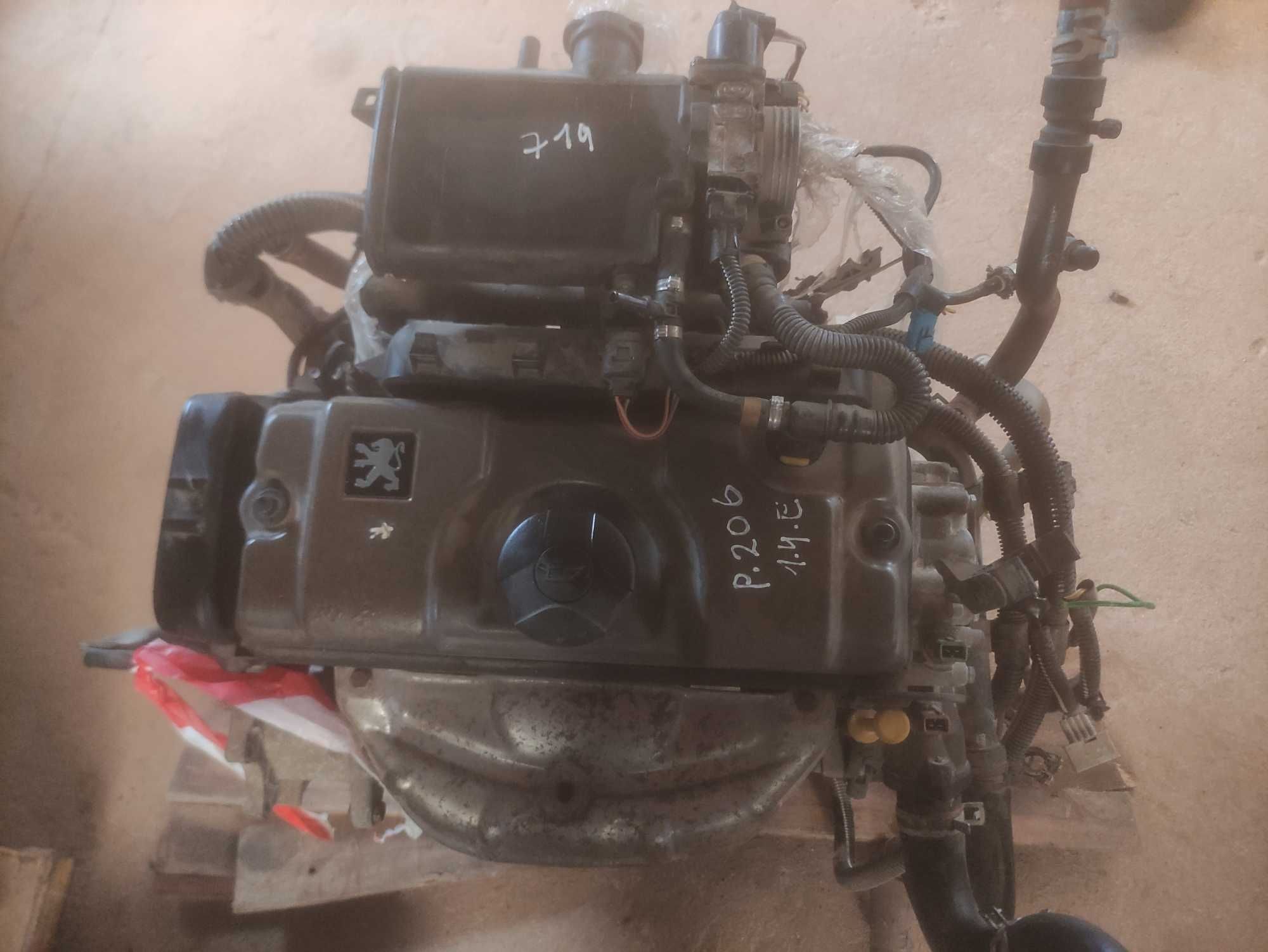 Motor PEUGEOT 206 Hatchback 1.4 i KFX