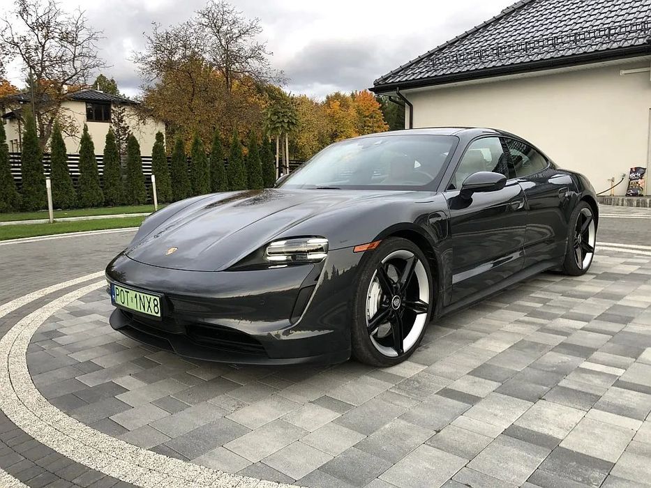 Porsche Taycan moc 408 KM FULL LED Kamera Oświetlenie Ambiente Martwe Pole Panorama