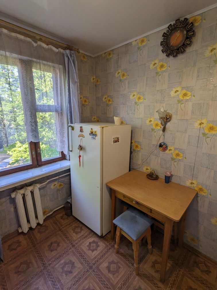 Продам 1 кімнатну квартиру на Зеленій