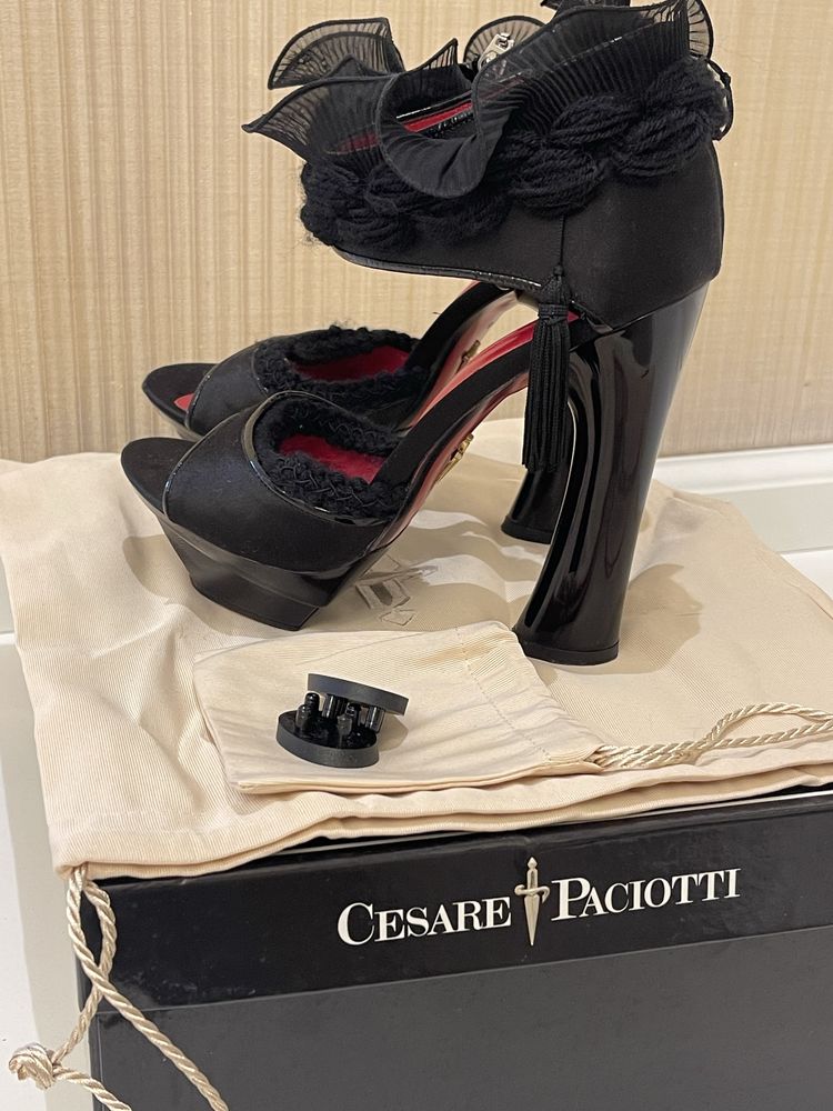 Босоножки Cesare Paciotti