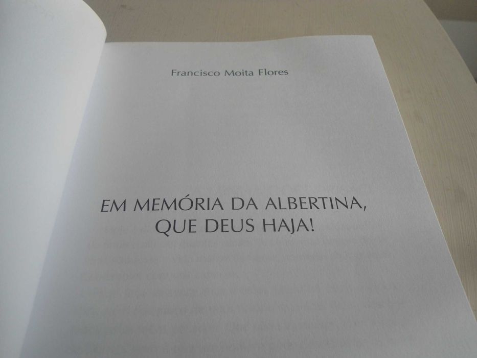 Em memória da Albertina, que deus haja! por Francisco Moita Flores
