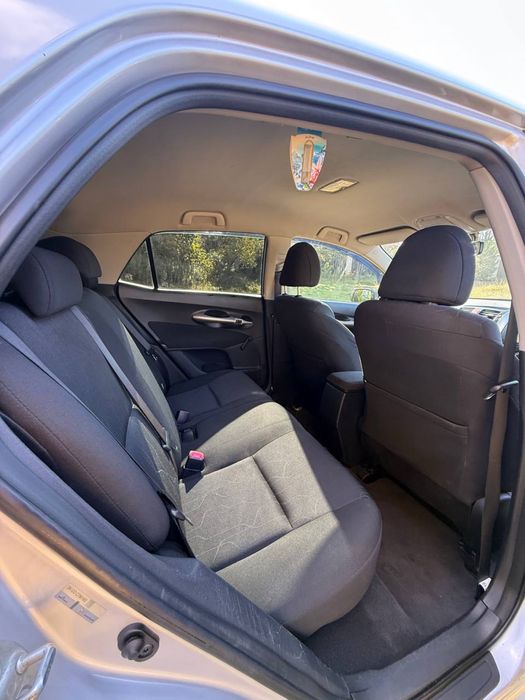 Toyota auris 2010 1.4 MT