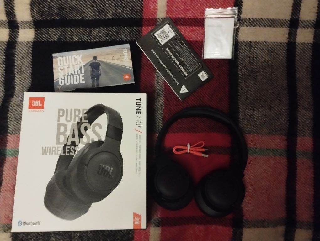 Продаю, навушники JBL Tune 710BT