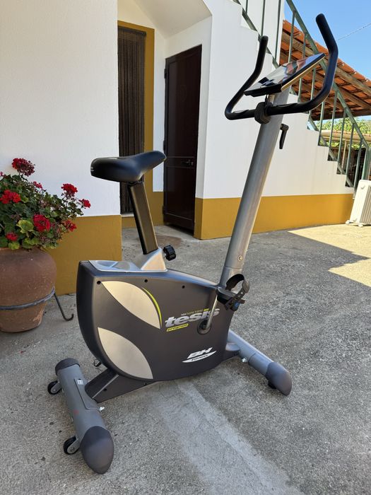 Bicicleta estática BH H672 Tesis