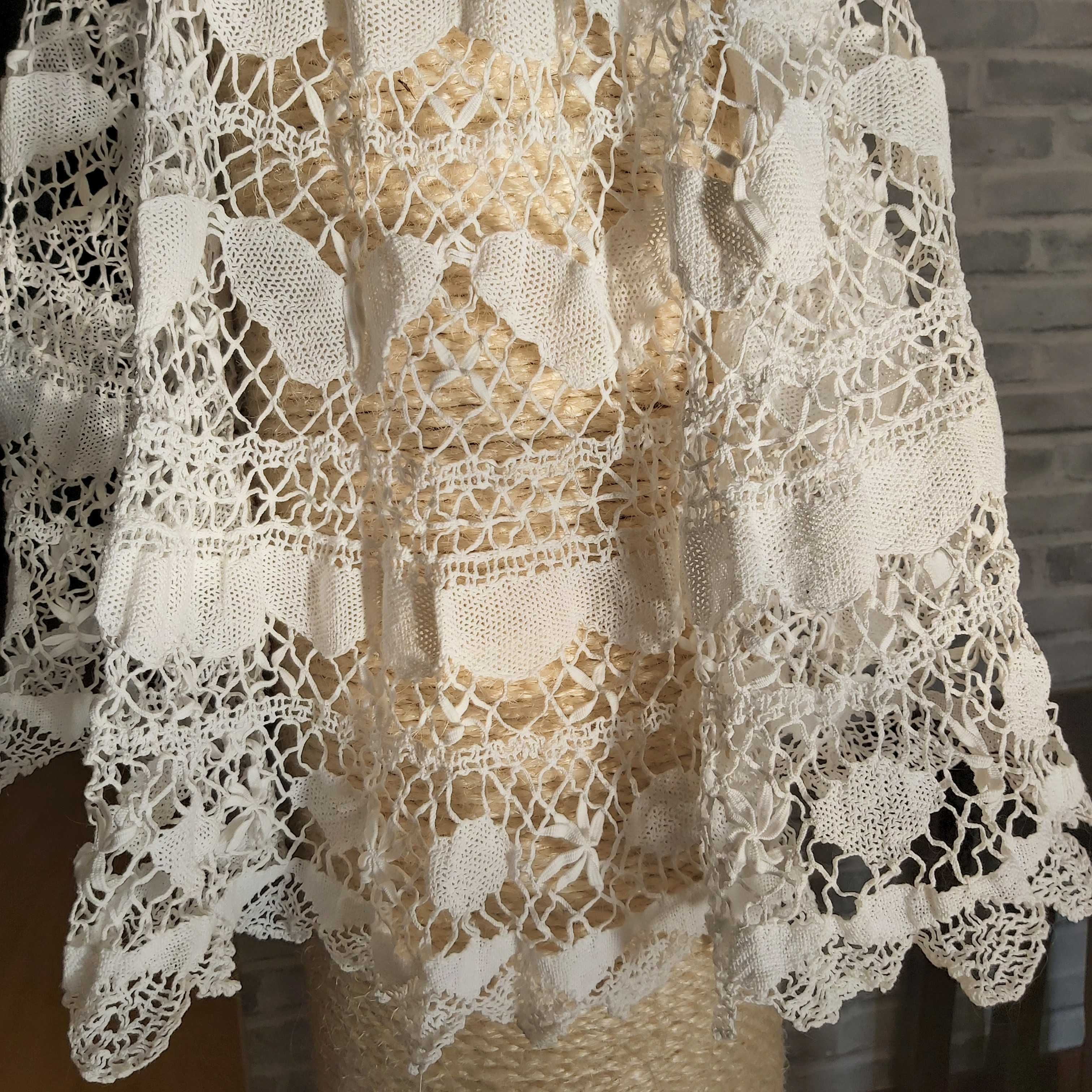 Tablecloth vintage lace filet guipure technique  round table d 105 cm