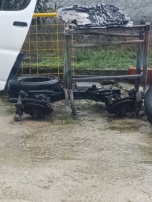 Toyota Hiace de 2000 material mecânico e porta de condutor