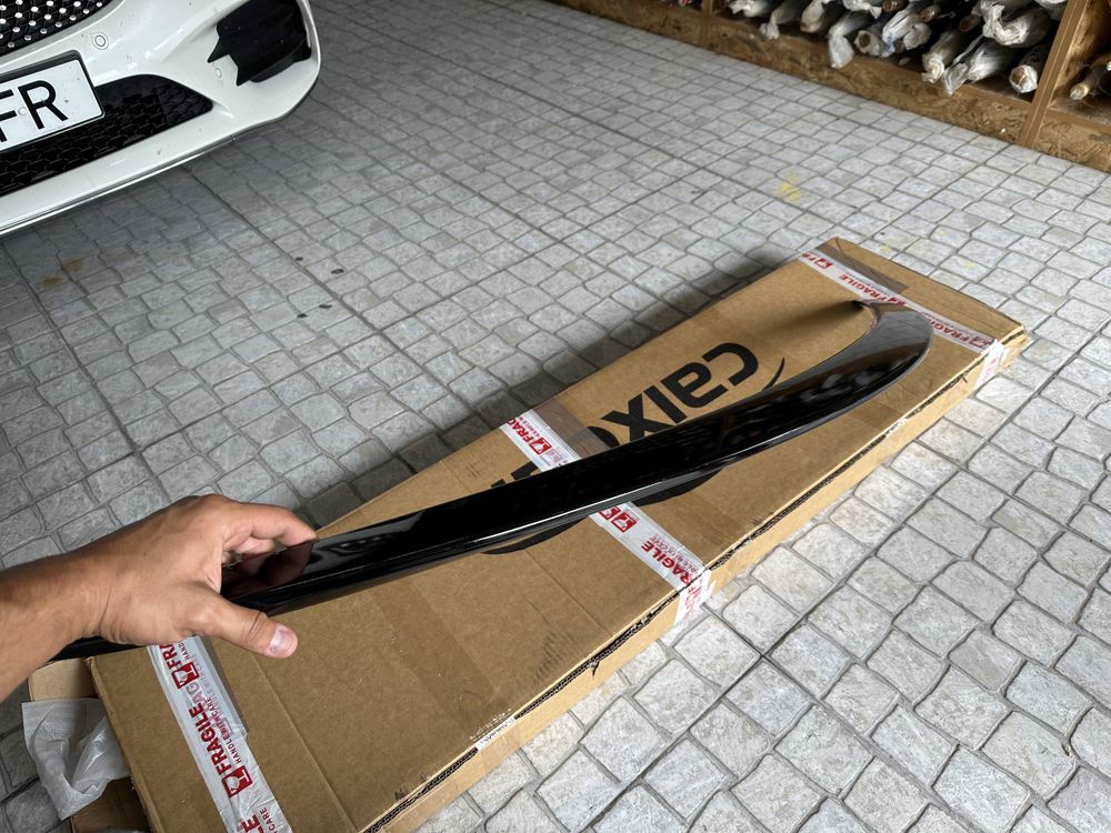 Spoiler preto brilhante Mercedes c205