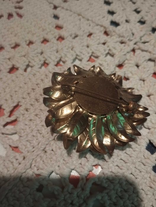 Stara broszka mosiężna