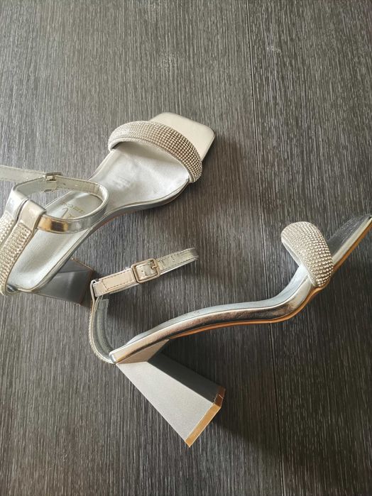 Sandálias Haity prateadas