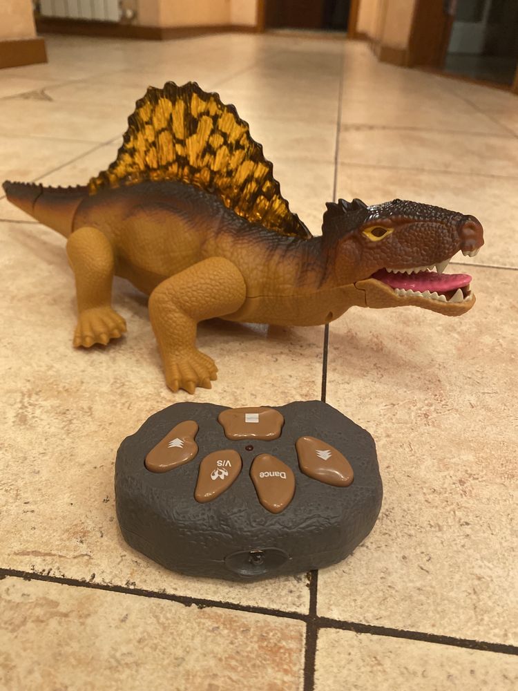 Динозавр, интерактивная игрушка