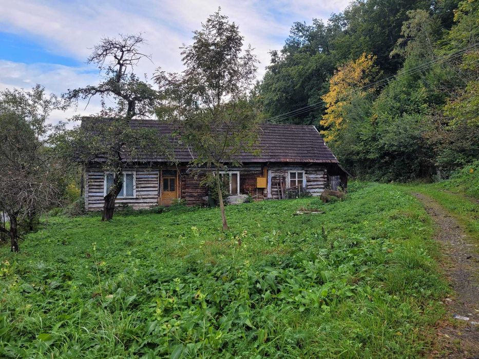 Sprzedam dom drewniany do remontu