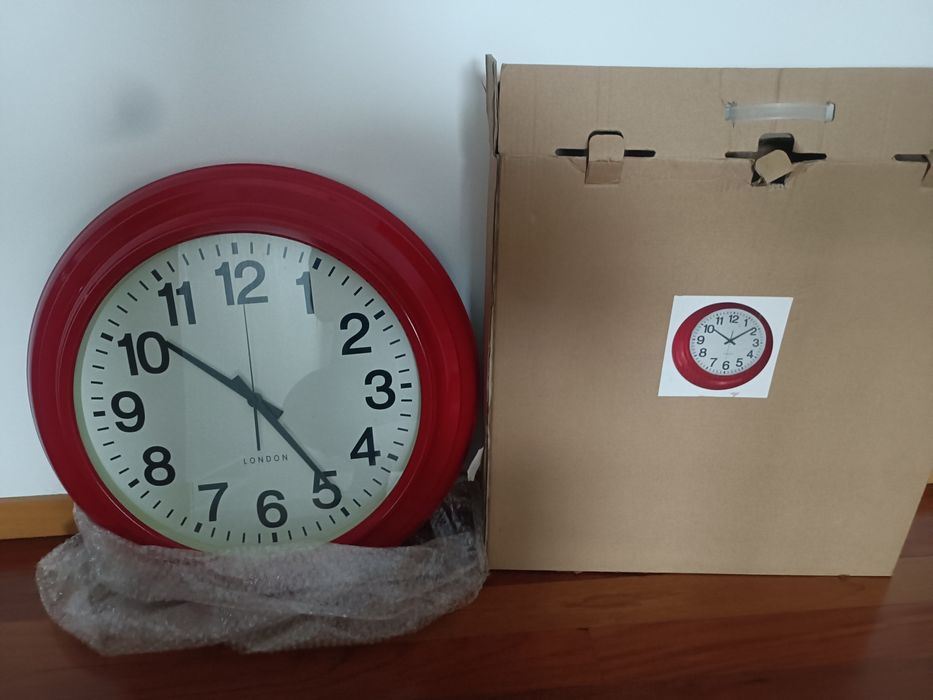 Vendo relógio de parede Novo