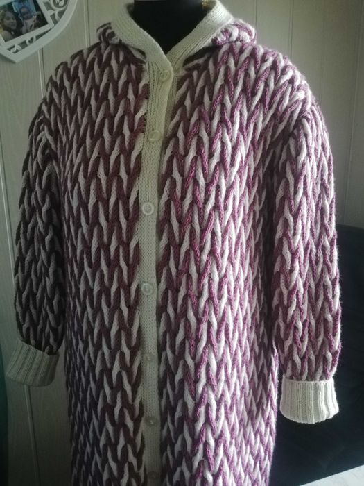 Кардиган пальто в"язане вручну вовняна пряжа гарні нитки