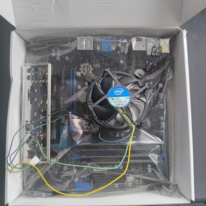 Plyta Glowna MSI B85M-G43, Processor i7 4770 3.4HZ 32Gb Ram Obudowa